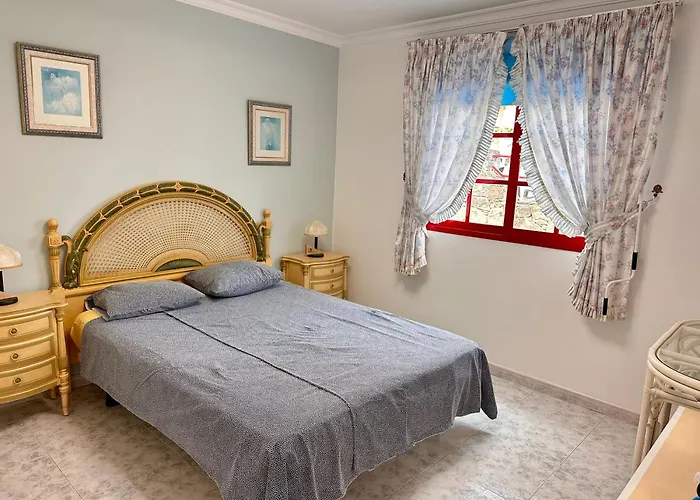 - Beachside Retreat *