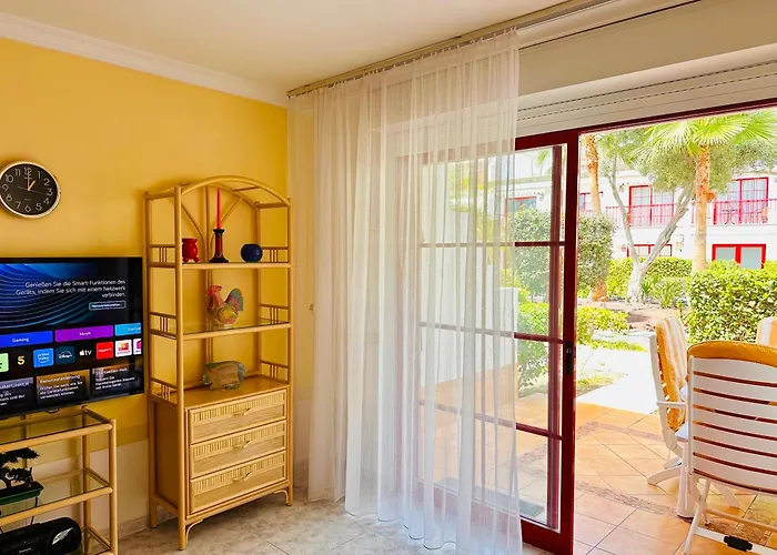 - Beachside Retreat *